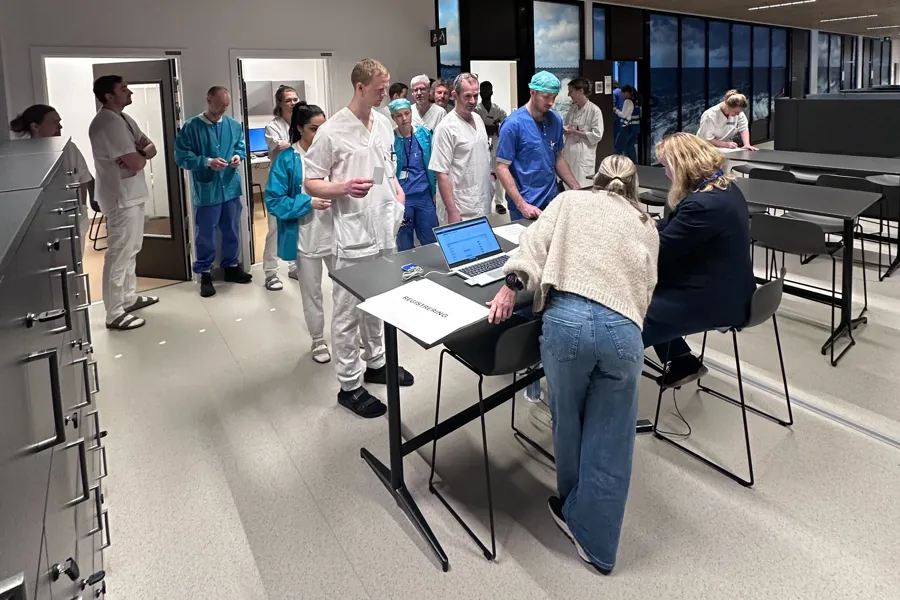 En gruppe helsepersonell som deltar i en beredskapsøvelse