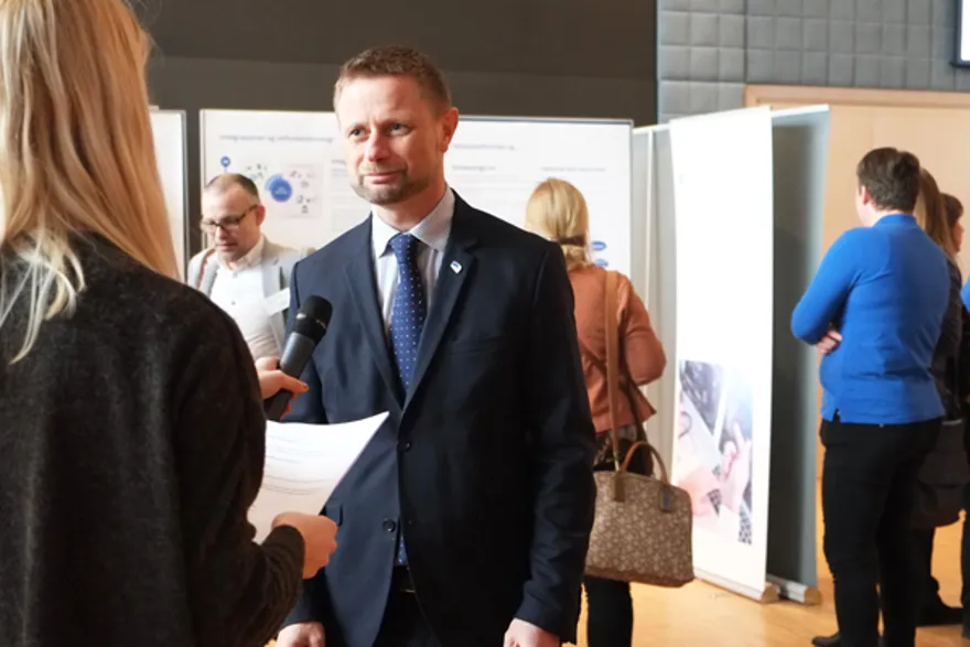 Bent Høie blir intervjuet på Hemit-konferansen 2018